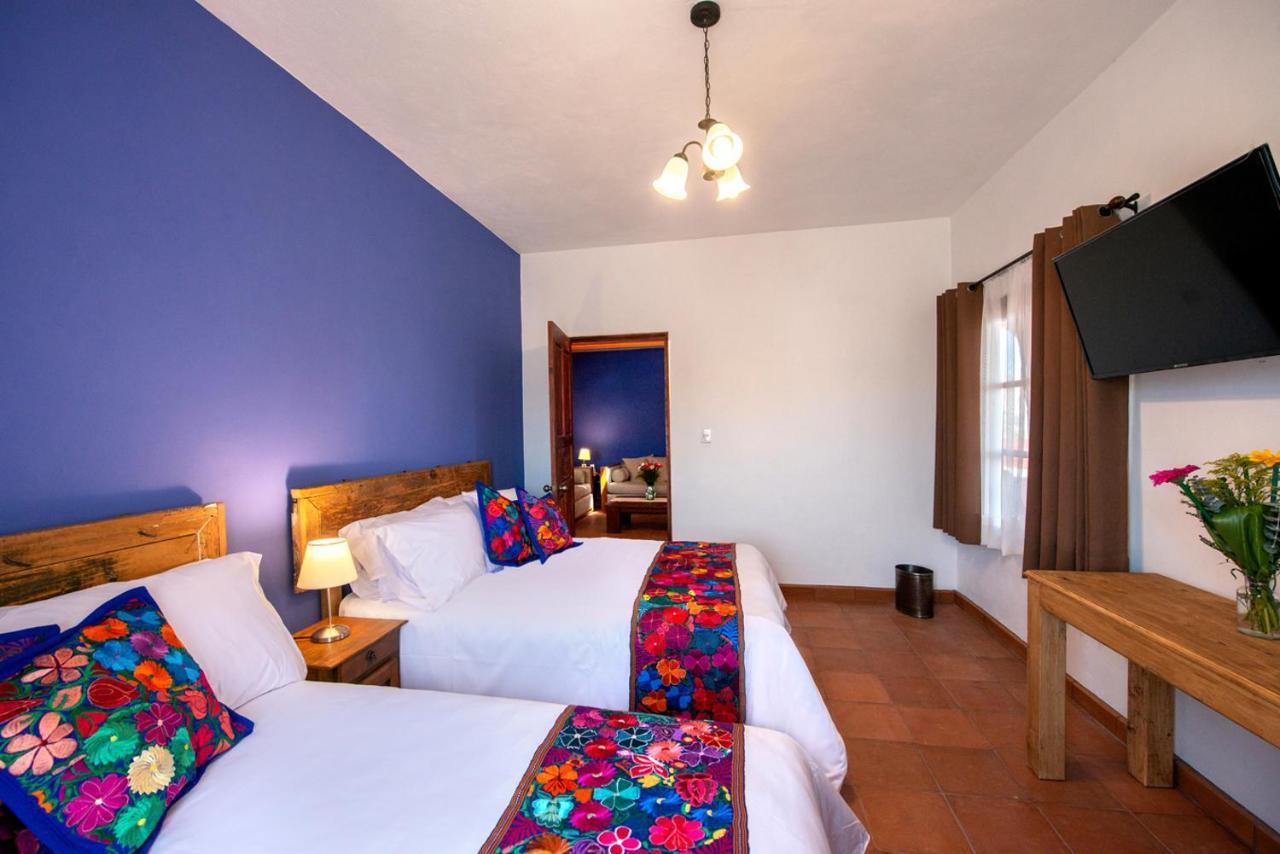 Camino Antiguo Hotel *