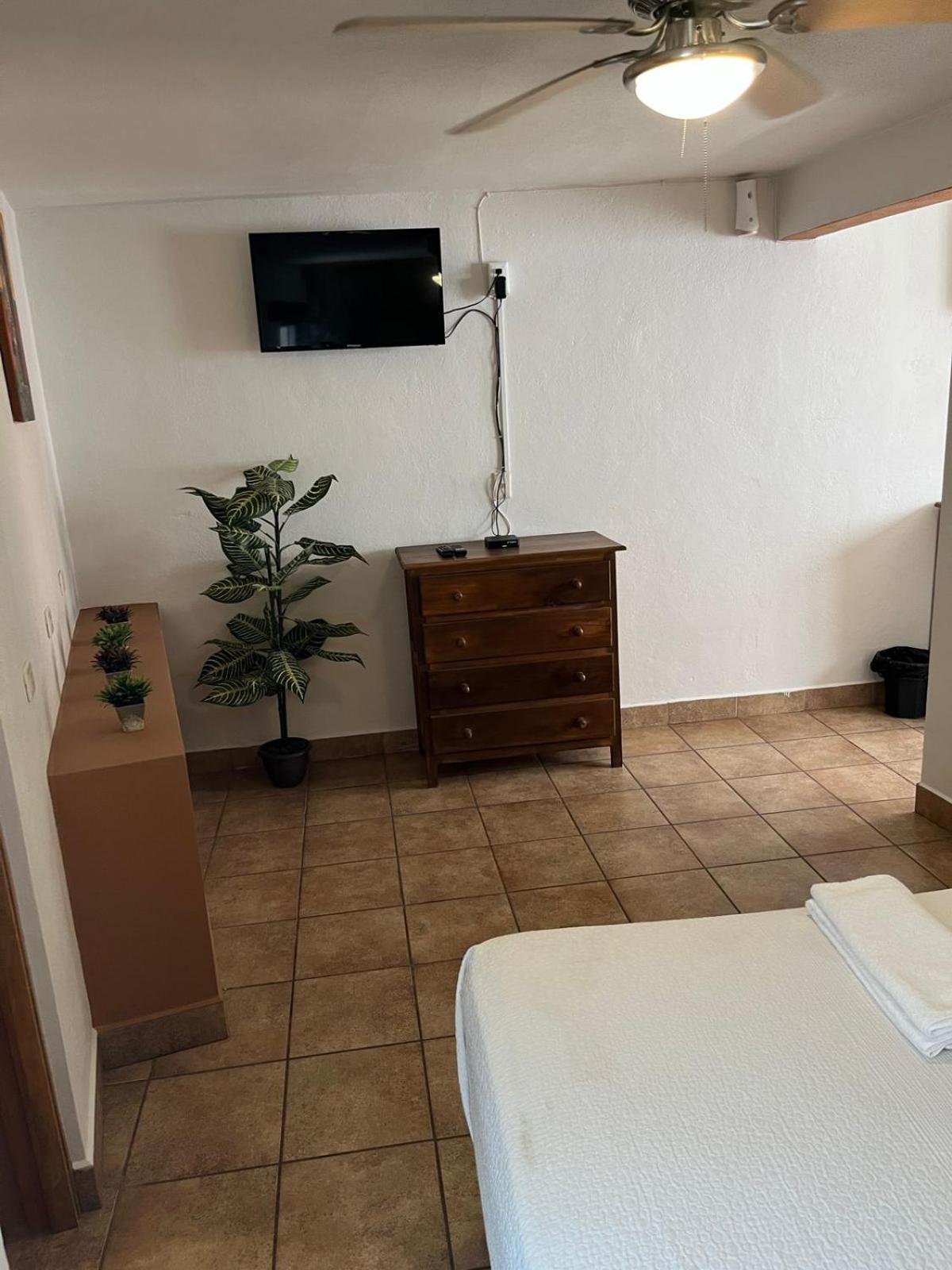 Hotel Jardin Del Cantador