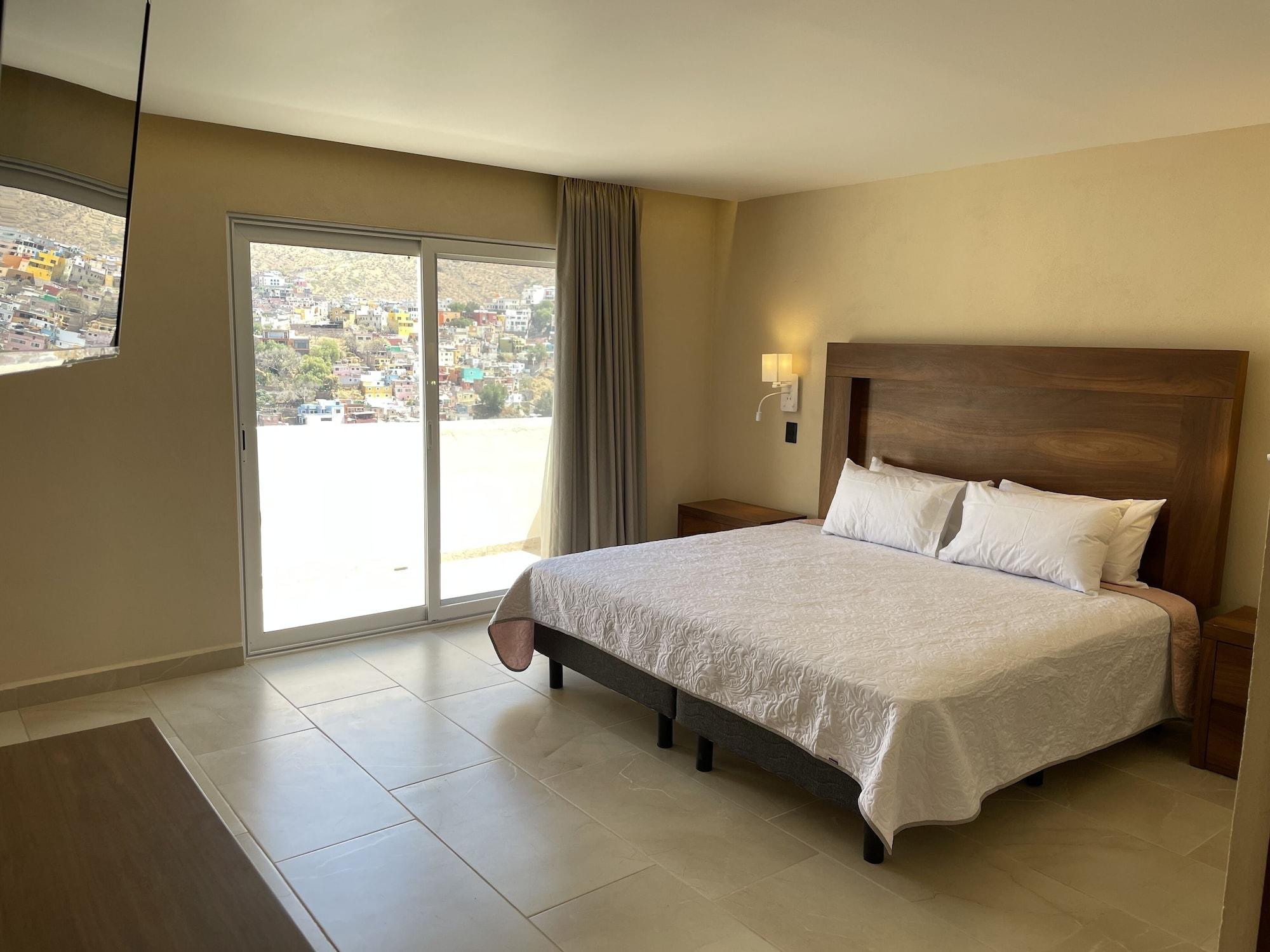 Hotel Balcon Del Cielo 3*